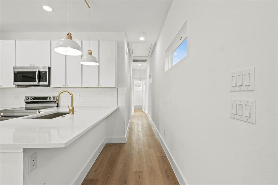 Furnished interior view inside a new home in , Dallas (Image 6). Furnished interior view inside a new home in , Dallas (Image 6).