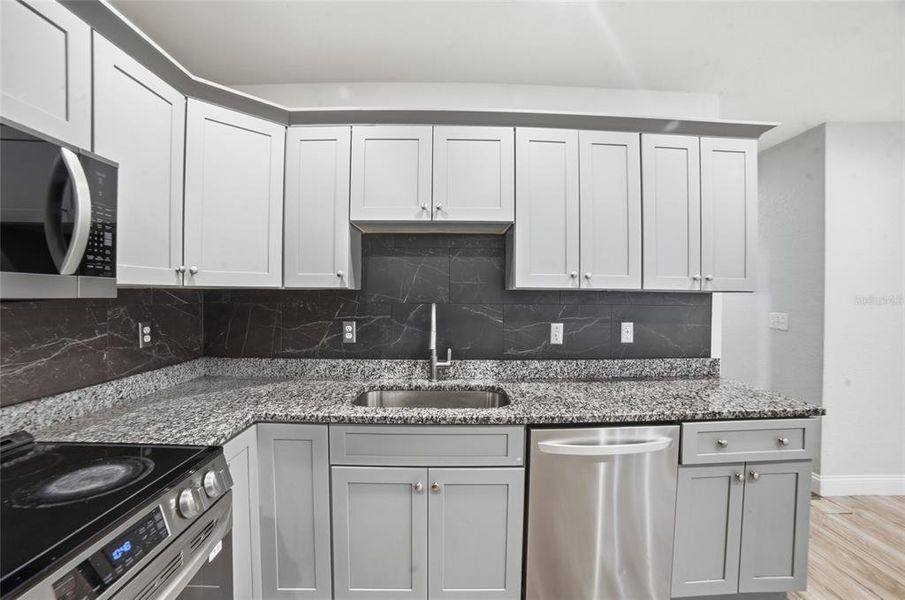 Furnished interior view inside a new home in , Orlando (Image 7).