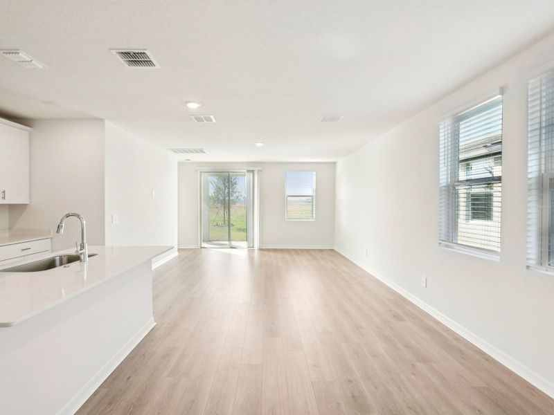 Spacious, unfurnished interior of a new home in Crosswinds - Classic Series, Haines City (Image 8).