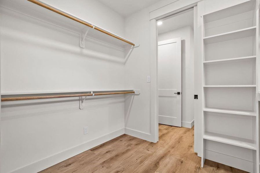 Spacious, unfurnished interior of a new home in , Weatherford (Image 19).