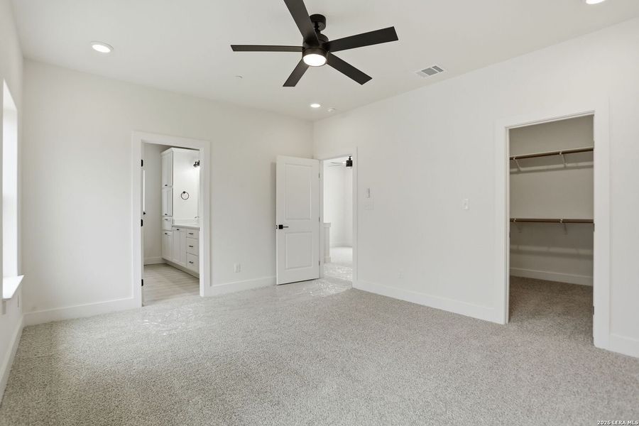 Spacious, unfurnished interior of a new home in , Boerne (Image 13).