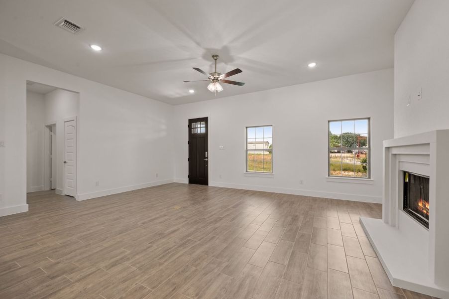 Spacious, unfurnished interior of a new home in Saddleback Estates, Boyd (Image 15).