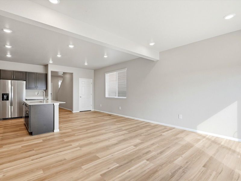 Spacious, unfurnished interior of a new home in Lake Bluff, Greeley (Image 13).