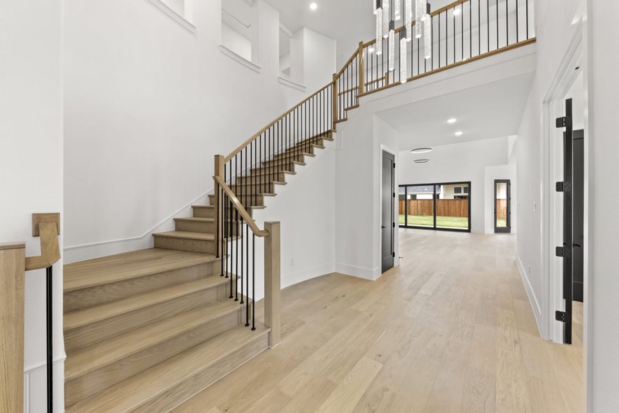 Representative unfurnished interior of a home built from the 6051 by Tradition Homes in Mustang Lakes, McKinney (Image 11).