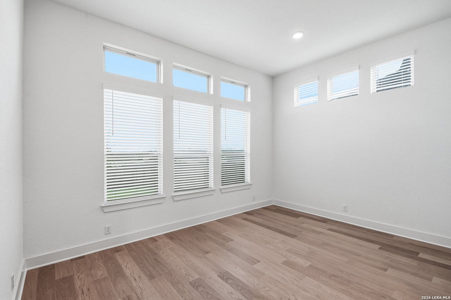 Spacious, unfurnished interior of a new home in Prominence Urban, San Antonio (Image 23).
