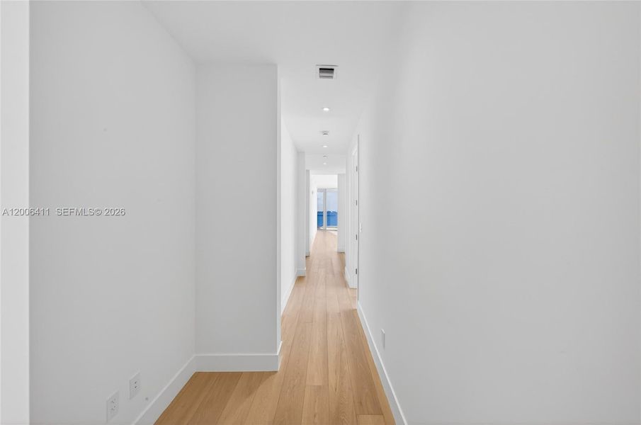 Spacious, unfurnished interior of a new home in , Miami (Image 51).