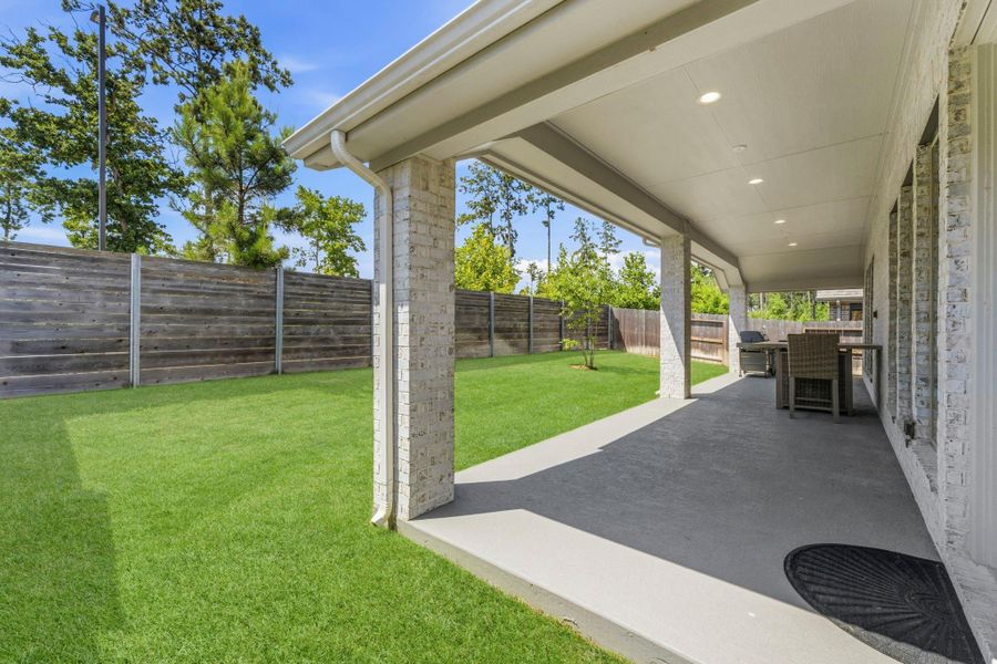 Imagine the Possibilities of Relaxing or Entertaining on the Back Covered Patio. No Rear Neighbors! Imagine the Possibilities of Relaxing or Entertaining on the Back Covered Patio. No Rear Neighbors!