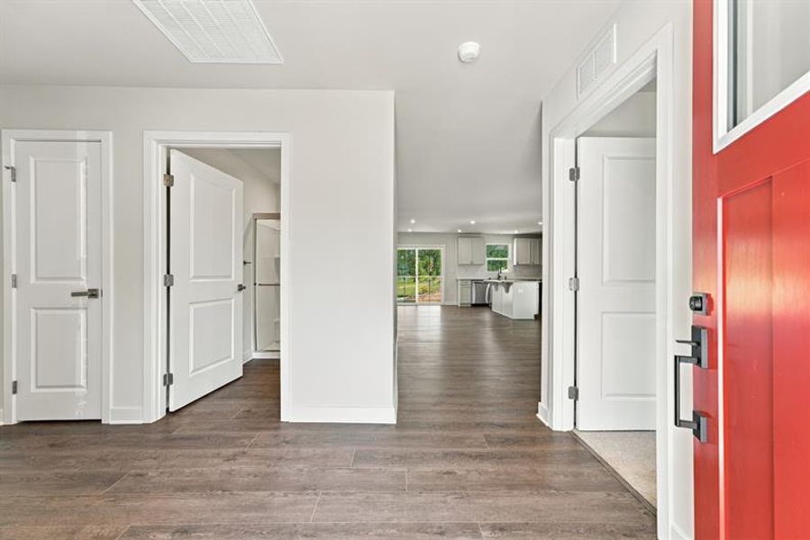Spacious, unfurnished interior of a new home in Linwood Estates, Lexington (Image 6).