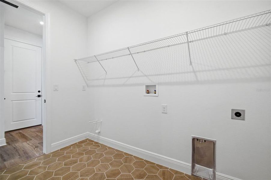 Spacious, unfurnished interior of a new home in North River Ranch, Parrish (Image 38).