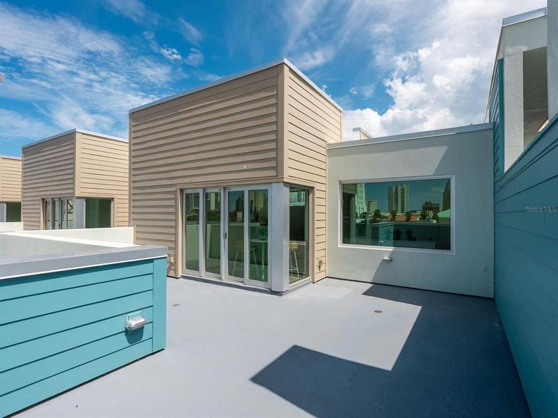 Front exterior of a new home in , Sarasota, FL, highlighting curb appeal (Image 34).