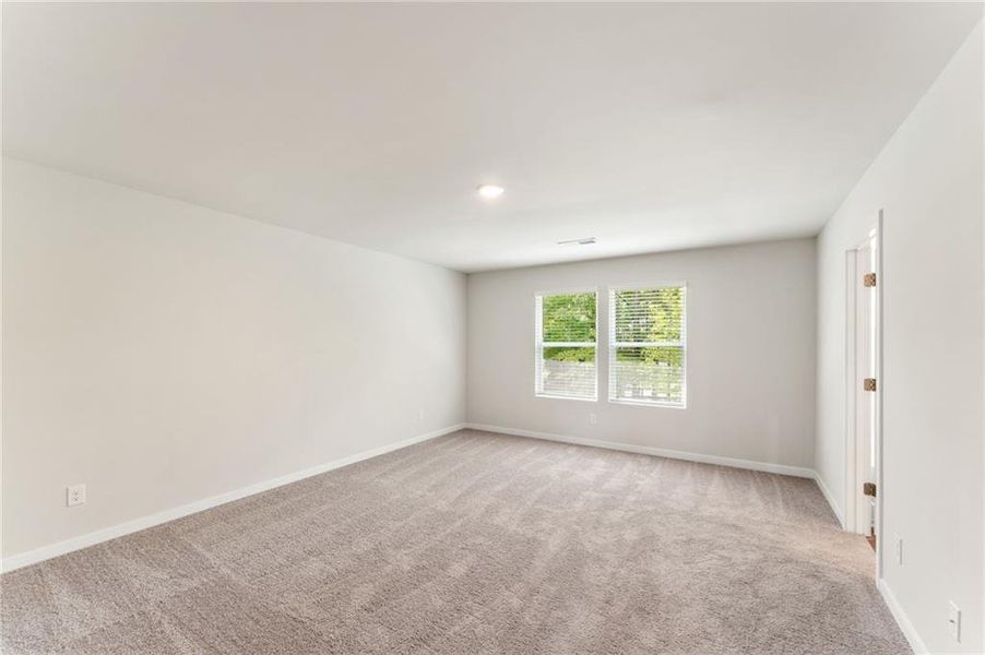 Spacious, unfurnished interior of a new home in Hawthorne Reserve, Dallas (Image 20).