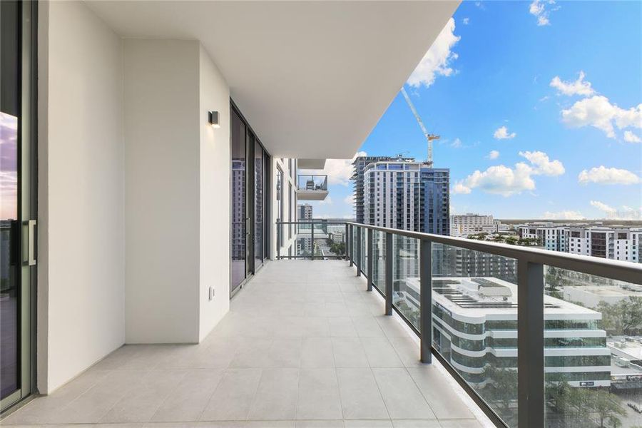 Condo located in St. Petersburg, FL showcasing its design and architecture (Image 17). Condo located in St. Petersburg, FL showcasing its design and architecture (Image 17).