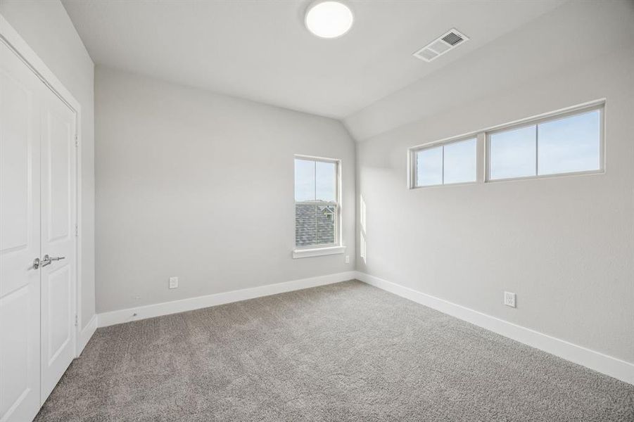 Spacious, unfurnished interior of a new home in Dove Hollow, Waxahachie (Image 29). Spacious, unfurnished interior of a new home in Dove Hollow, Waxahachie (Image 29).