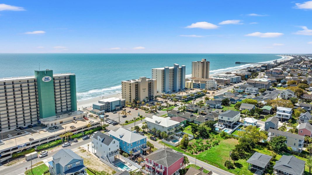 Condo located in Murrells Inlet, SC showcasing its design and architecture (Image 39).