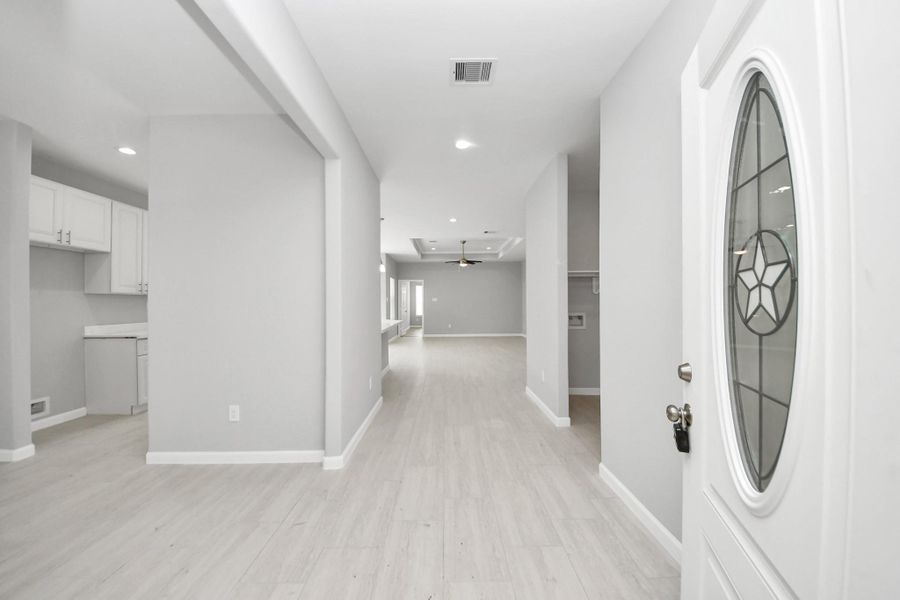 Spacious, unfurnished interior of a new home in , Houston (Image 35).
