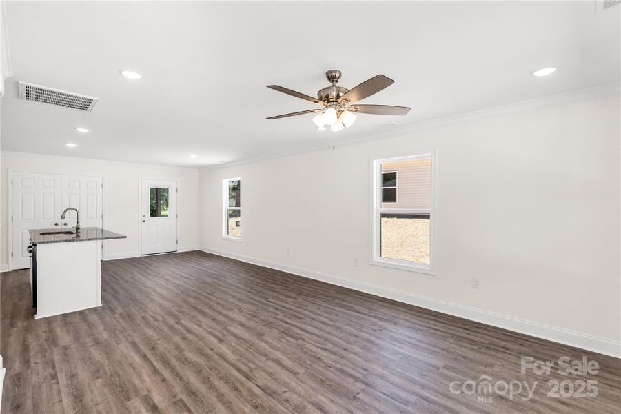 Spacious, unfurnished interior of a new home in , Clover (Image 20).