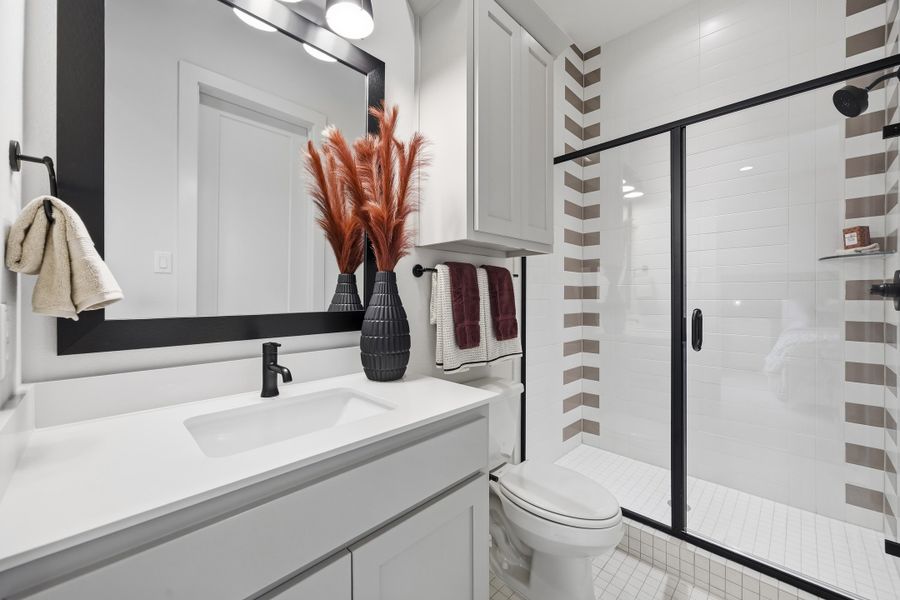 Representative furnished interior of a home built from the Lancaster by Windsor Homes in Ridge Pointe Estates, McLendon-Chisholm (Image 35).