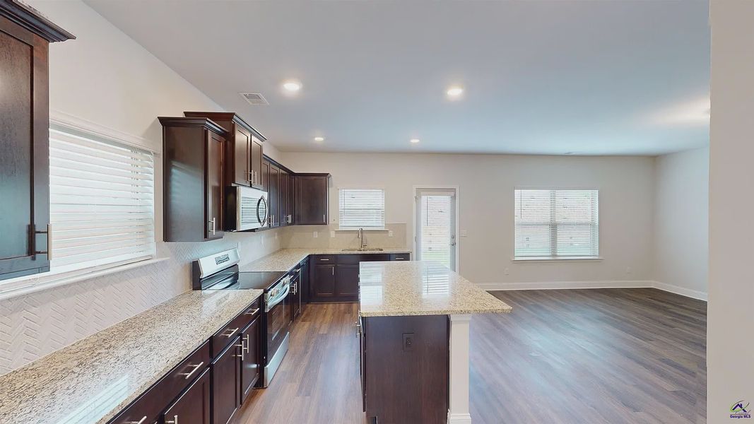 Image 24 of a home in Oakview Estates. Image 24 of a home in Oakview Estates.