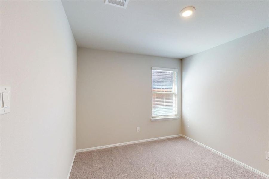 Spacious, unfurnished interior of a new home in Mobberly Farms, Pilot Point (Image 34).