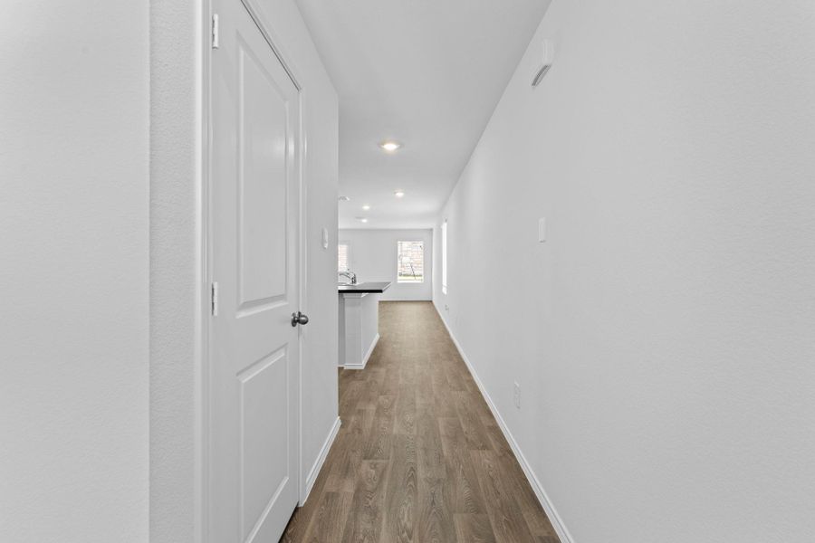 Spacious, unfurnished interior of a new home in Wayside, Uhland (Image 20). Spacious, unfurnished interior of a new home in Wayside, Uhland (Image 20).