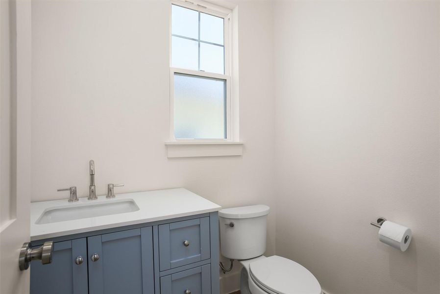 Half bathroom (downstairs) Half bathroom (downstairs)