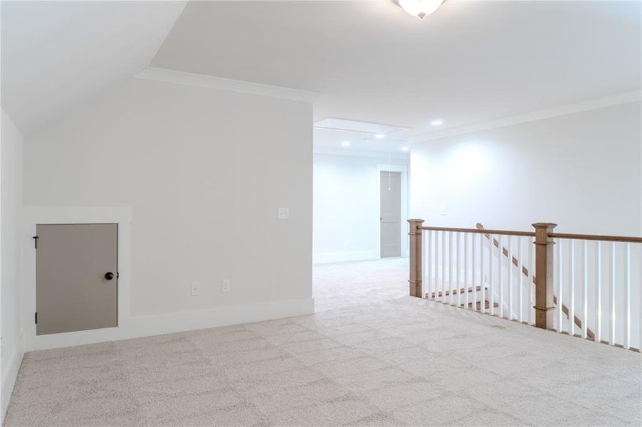 Spacious, unfurnished interior of a new home in Spring Creek, Monroe (Image 21). Spacious, unfurnished interior of a new home in Spring Creek, Monroe (Image 21).