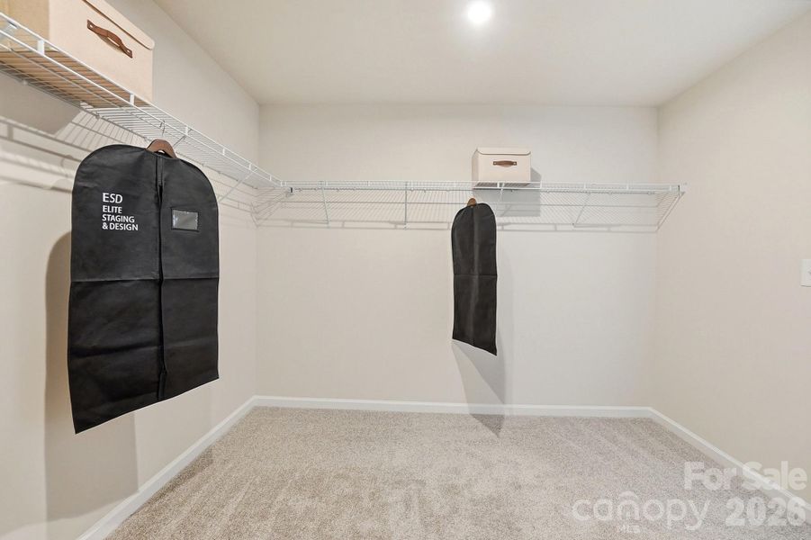 Spacious, unfurnished interior of a new home in Waxhaw Landing, Monroe (Image 22).