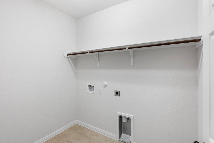 Representative unfurnished interior of a home built from the Cartwright by Ashton Woods in Rolling Glen, Hutto (Image 18).