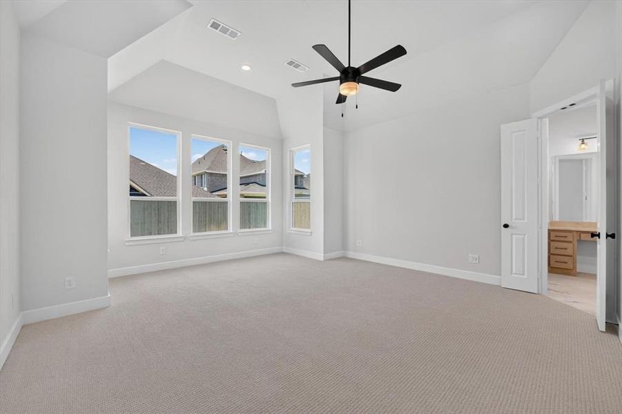 Spacious, unfurnished interior of a new home in Pecan Square, Northlake (Image 16).