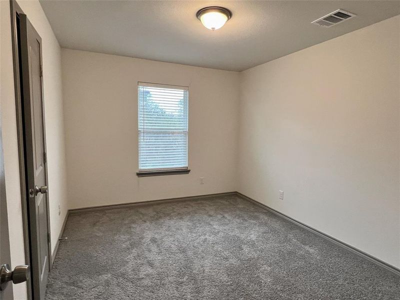 Spacious, unfurnished interior of a new home in , Dallas (Image 12).