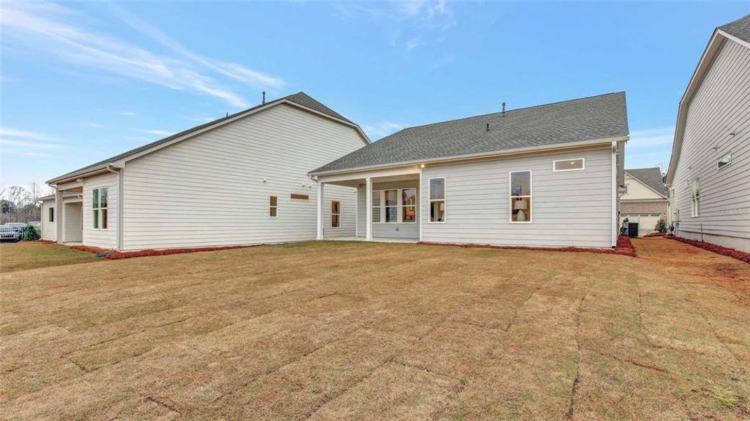 Exterior details and patio area of a home in , Deland (Image 28).