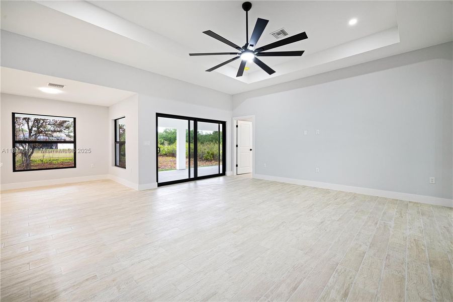 Spacious, unfurnished interior of a new home in , Lehigh Acres (Image 30).
