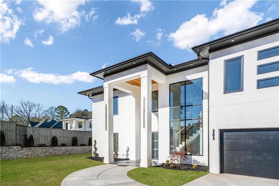 Exterior details and patio area of a home in , Lawrenceville (Image 4).