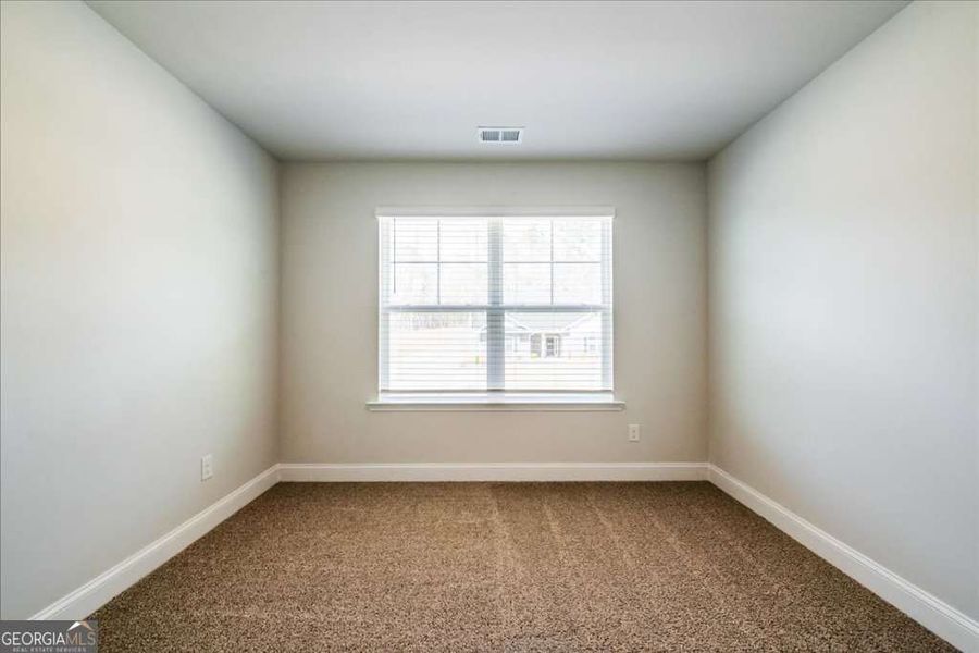 Spacious, unfurnished interior of a new home in Carson's Walk, Macon (Image 32).