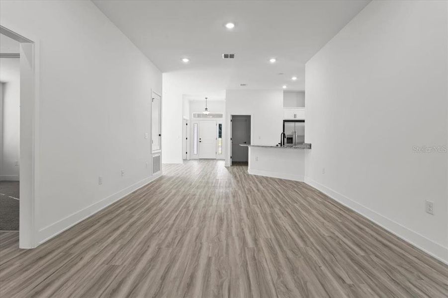 Spacious, unfurnished interior of a new home in Country Way South, Newberry (Image 33).