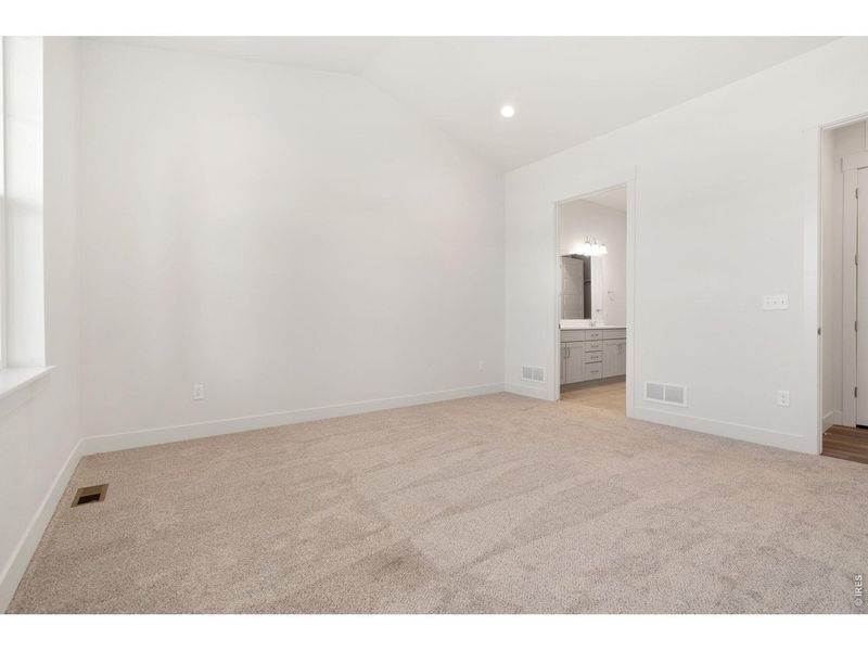 Spacious, unfurnished interior of a new home in , Fort Collins (Image 15).