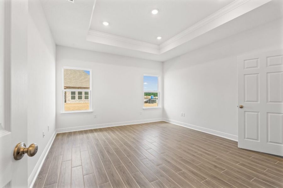 Spacious, unfurnished interior of a new home in Natureview, Freeport (Image 30).