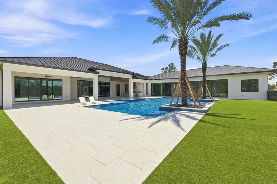 Pool wide angle