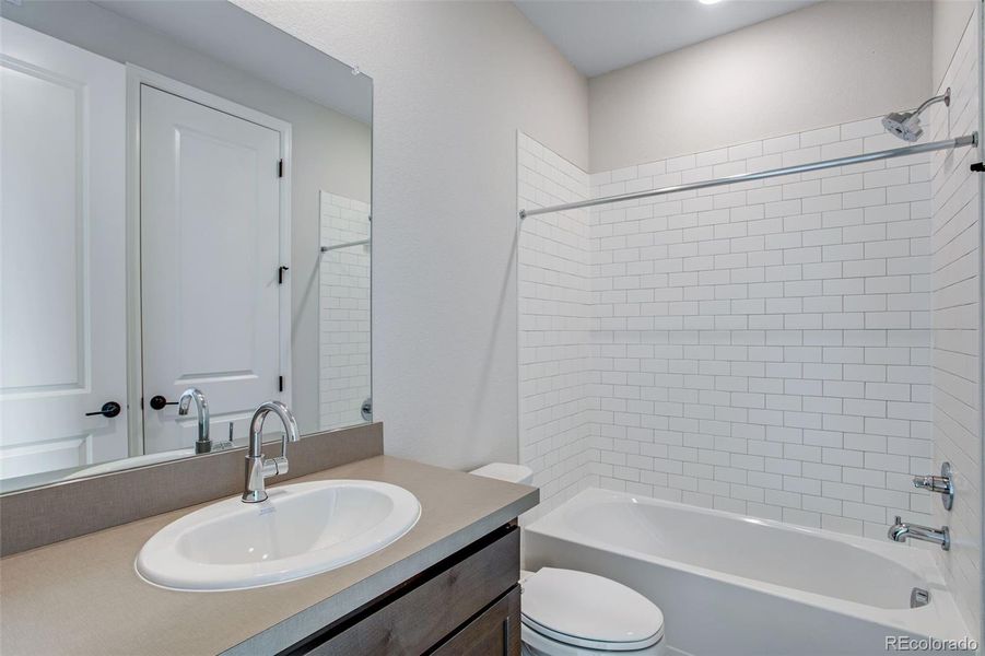 Furnished interior view inside a new home in Sugar Mill Village, Longmont (Image 5). Furnished interior view inside a new home in Sugar Mill Village, Longmont (Image 5).