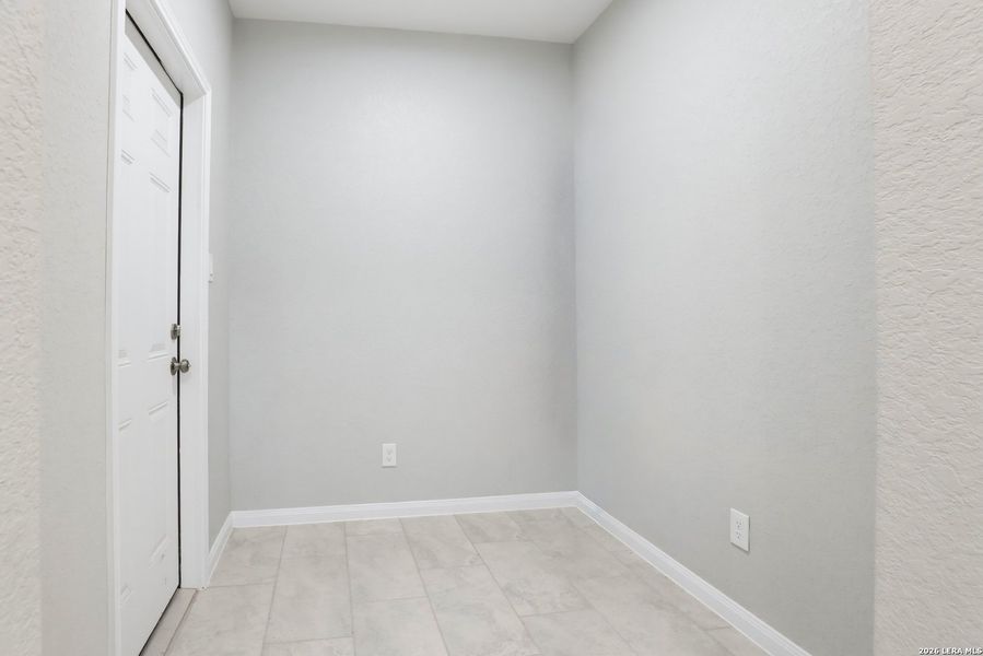 Spacious, unfurnished interior of a new home in , Spring Branch (Image 22).