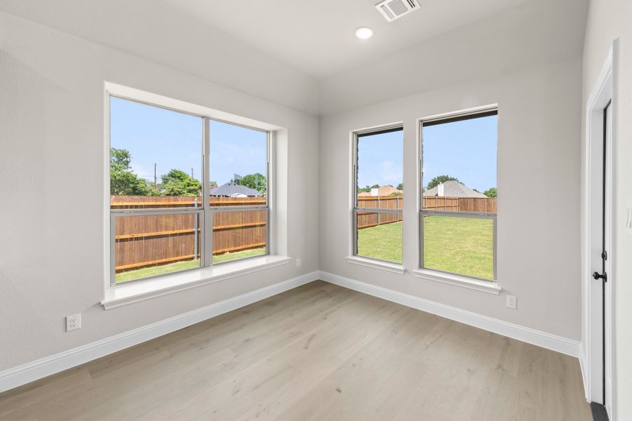 Spacious, unfurnished interior of a new home in Lovers Landing, Forney (Image 15).