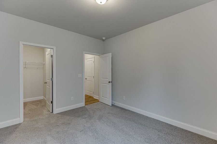 Spacious, unfurnished interior of a new home in , Jefferson (Image 34).