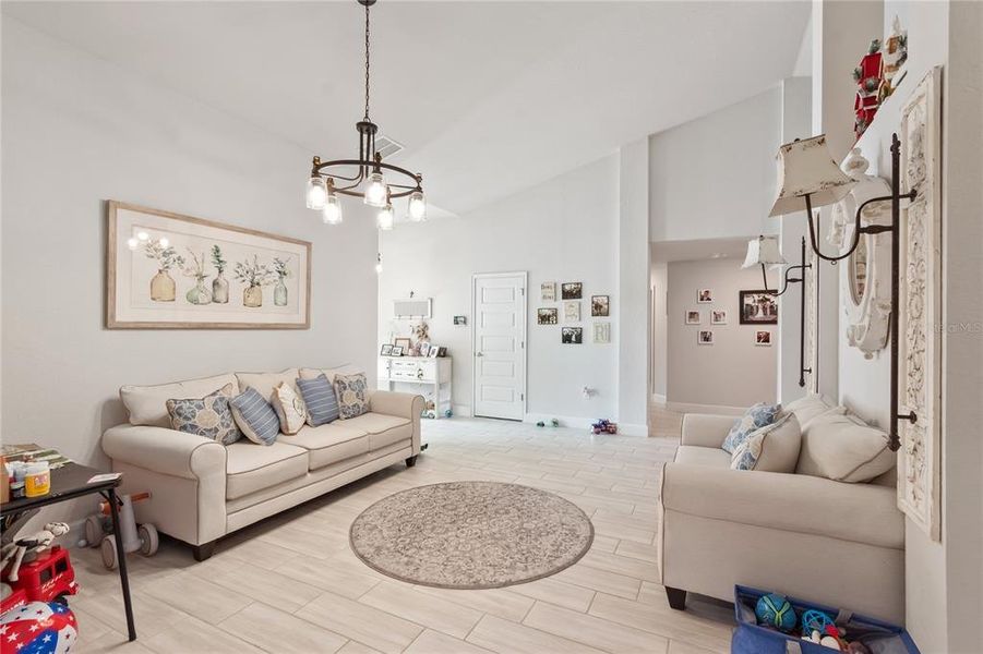 Furnished interior view inside a new home in , Dunnellon (Image 12).