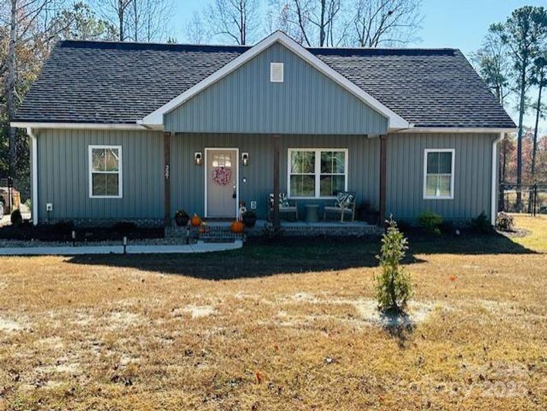 Exterior details and patio area of a home in , Grover (Image 22).