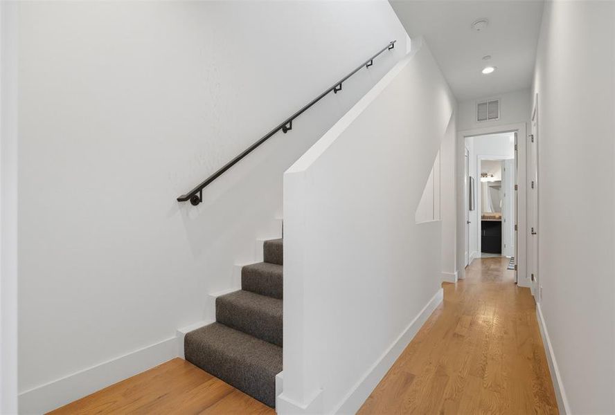 Spacious, unfurnished interior of a new home in , Dallas (Image 22).