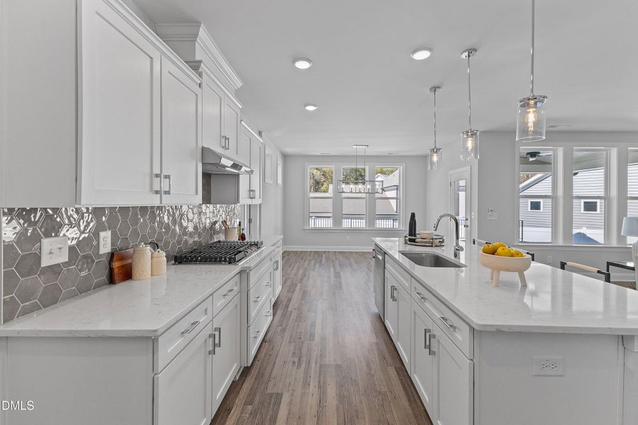 23-9113 Dupree Mdw Dr_8294