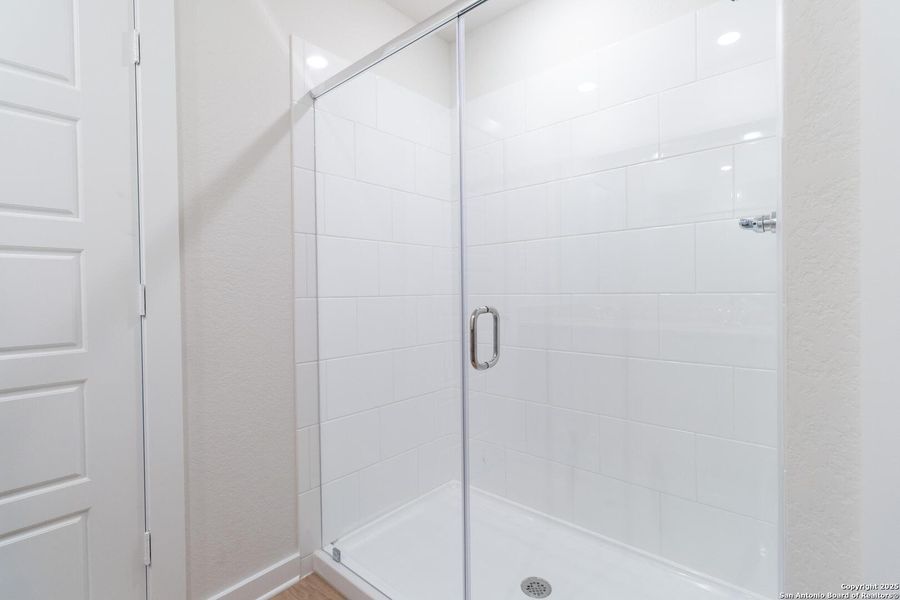 Image 29 of a home in Willow Point. Image 29 of a home in Willow Point.