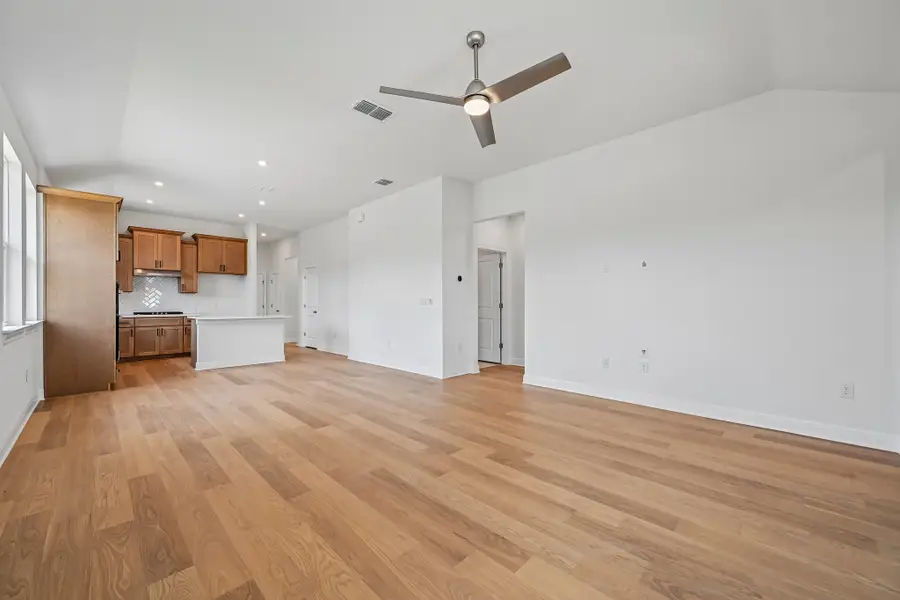 Spacious, unfurnished interior of a new home in Sage Hollow, Kyle (Image 13).