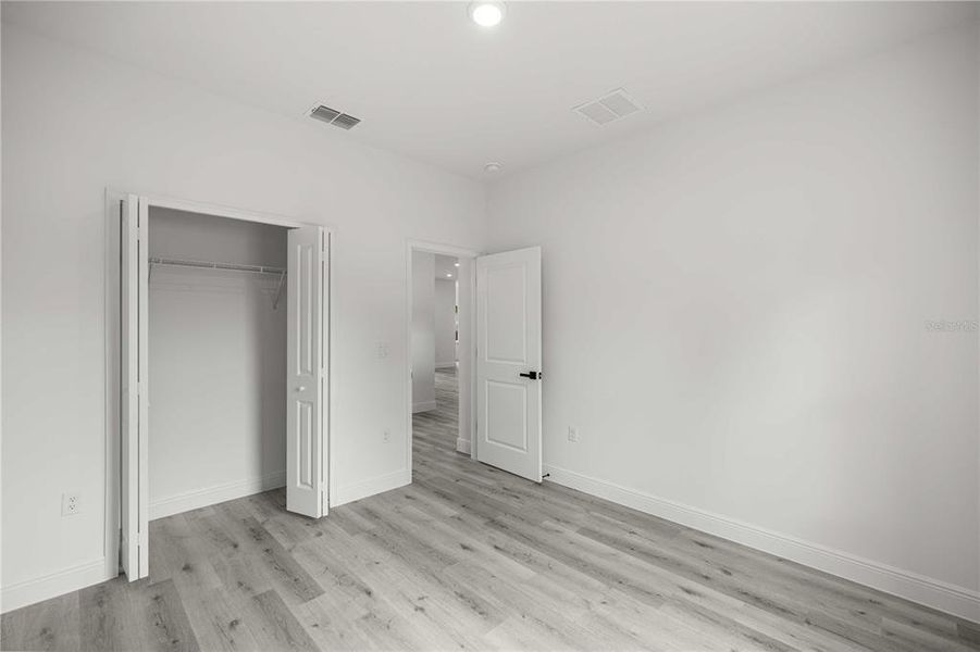 Spacious, unfurnished interior of a new home in , Citrus Springs (Image 23).