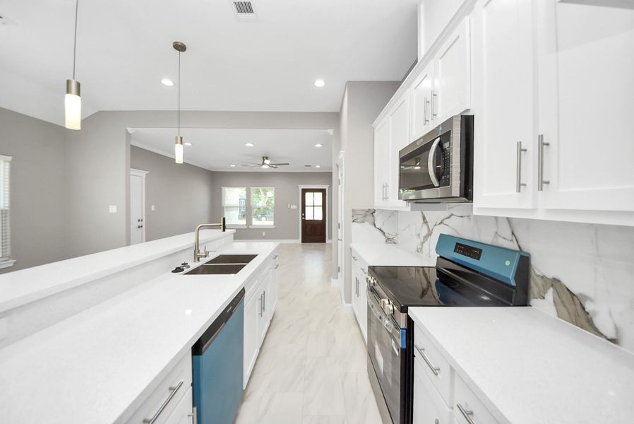 Furnished interior view inside a new home in , Baytown (Image 5).